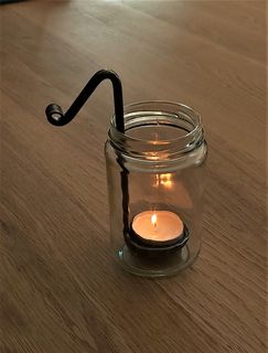 Tea light holder.